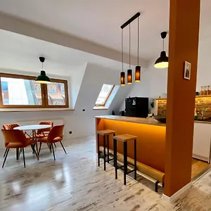 93 M2 Z Tarasem 50 M2 200 M Od Rynku Wrocław